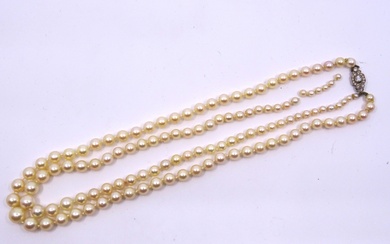 Collier double rangs en chute de collier de perles de culture blanches d’environ 8.8 à...