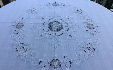 EMBROIDERED TABLE LINEN - Cotton - First half 20th century