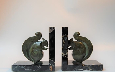 Elsouk - Two Art Deco bronze bookends, squirrels