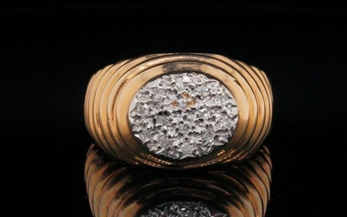 Elvis Presley's 0.20ctw Diamond and 14K Pinky Ring