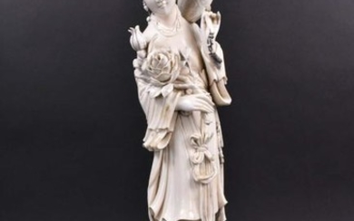 FINE CHINESE CARVED FIGURE OF A MERIN