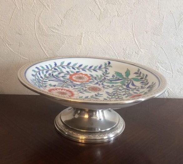Fruit bowl on pedestal in sterling silver & old porcelain - .950 silver - Deutsch, Louis 1919/1920 Paris - France - First half 20th century