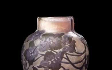GALLE - Nancy "Hortensias" Vase en verre... - Lot 25 - Millon