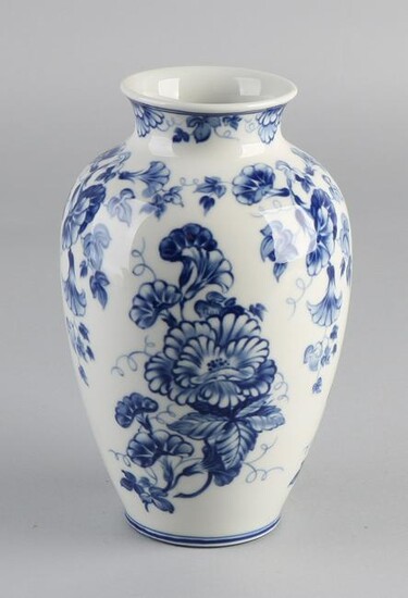 German Rosenthal porcelain vase with floral decoration.