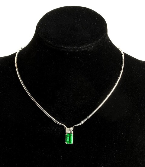 Gold emerald and diamonds necklace 18k white gold, set...
