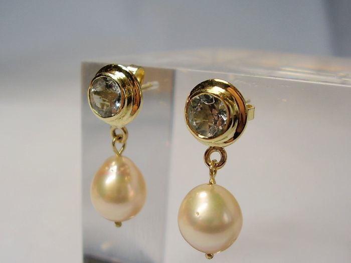 Goldschmiede-Anfertigung - 14 kt. Akoya pearls, Yellow gold - Earrings - 2.00 ct Light blue Spinel - large white Akoya cultured pearls