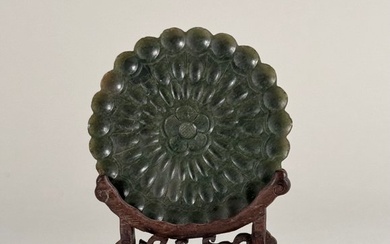 Green Jade (non-tested) ornament - Jade - China - Qing Dynasty (1644-1911)