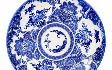 Japanese export Arita blue and white porcelain shallow bowl / deep plate decorated with flowers - Bowl - Porcelain