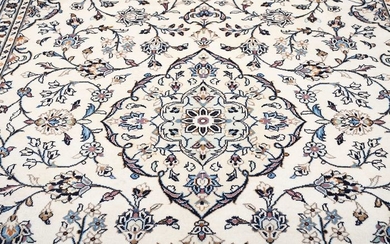 Keshan - Carpet - 310 cm - 195 cm