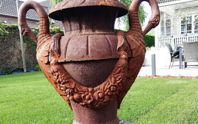 Large decorative garden vase - Iron (cast/wrought)