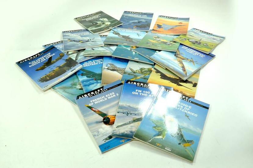Large group of reference books relating to Aircraft.