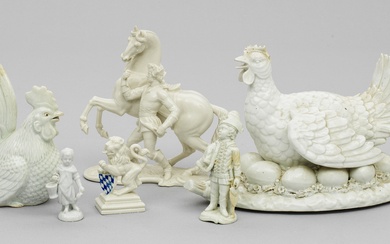 Lot de 6 pièces en porcelaine blanche ; lion bavarois de E.A. Rauch, cavalier avec...