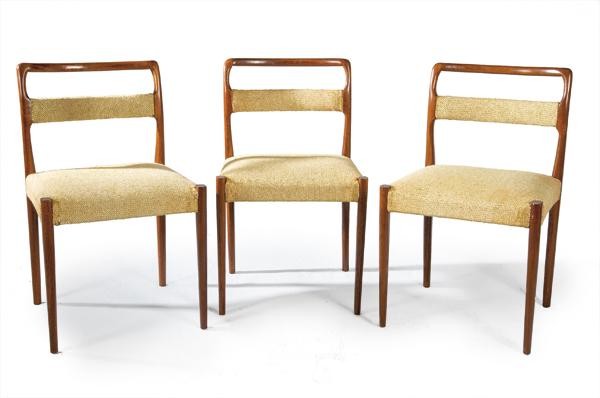 Lot of three chairs in elm wood with original 60's