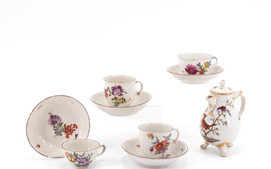 Ludwigsburg | SMALL PORCELAIN JUG, FOUR CUPS AND SAUCERS WITH SCALE RELIEF AND BIRD PAINTING