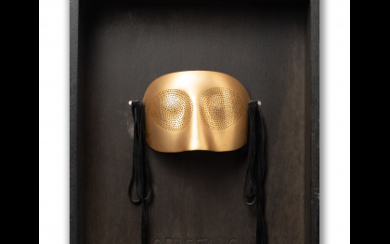 Man Ray ( Philadelphia 1890 - Parigi 1976 ) , "Optic-Topic" 1974-1978 polished brass mask and leather and velvet ribbons presented in a painted wooden box cm 37.2x28.4x7.4 (box); cm...