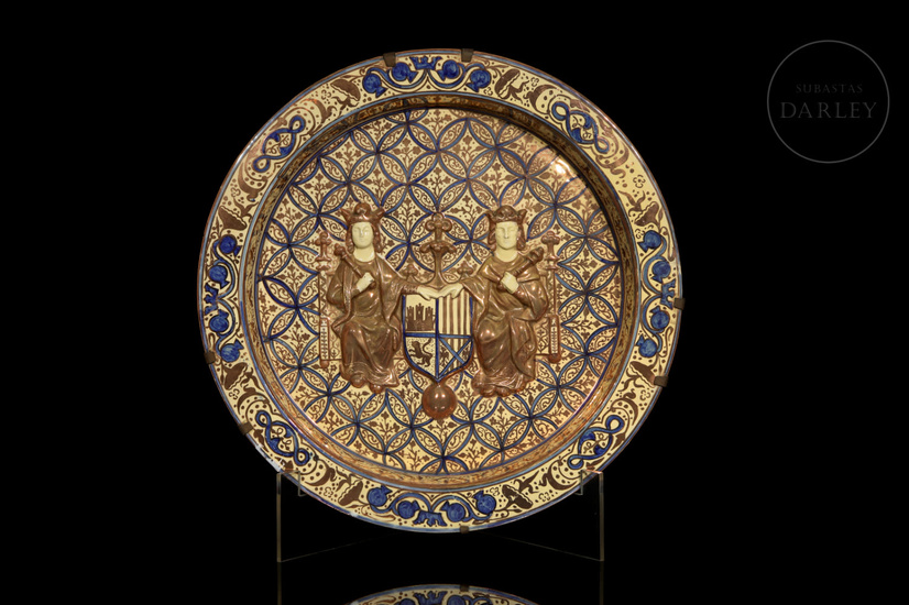 Manises "Catholic Kings" lustre-painted ceramic plate, 20th century
