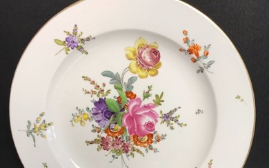 Meissen - Dish - Porcelain, Ø 24 - beautiful flowers - hand painted - 18th-19th century
