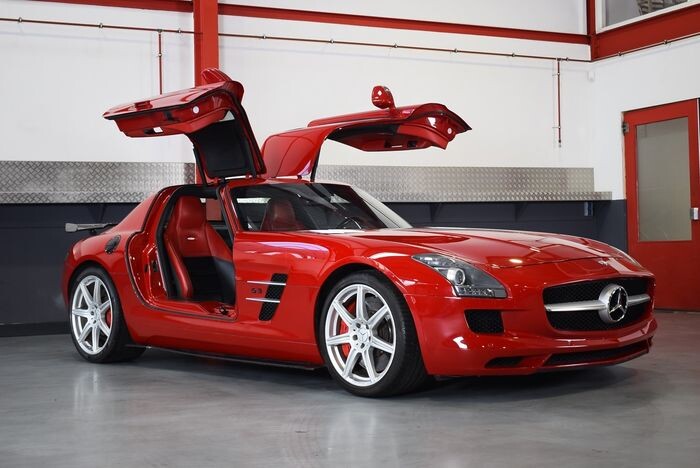 Mercedes-Benz - SLS Gullwing AMG Coupe 6.2L V8 - 2011