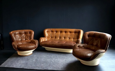 Michel CADESTIN (1942- ) - Ensemble de deux fauteuils et un canapé deux places modèle...