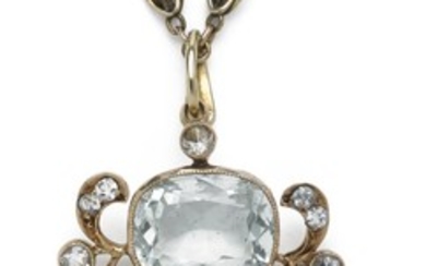 Moscow jeweler, 1908–1917: A Russian Belle Epoque aquamarine and diamond gold pendant. H. 6 cm. A Russian 14k gold chain enclosed. L. 48 cm. (2).