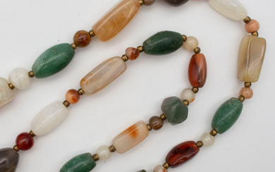 NECKLACE, (SEMI) PRECIOUS STONES, DIFFERENT SIZES AND SHAPES, INCLUDING CHALCEDONY, GREEN AND CARNELIAN AGATE, CUT, 1980S.