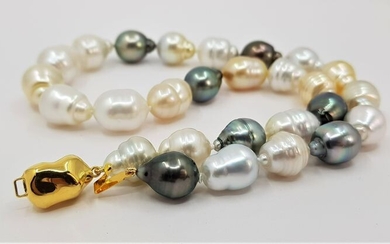 NO RESERVE - 11.2x15mm Lustrous Baroque Saltwater Pearls - 925 Silver - Necklace