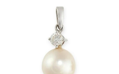 NO RESERVE - A PEARL AND DIAMOND PENDANT Pearl