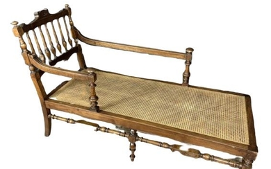 Napoleon III period chaise longue in walnut