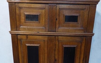 Oak cabinet with 4 doors. Period: Flemish Renaissance, 17th century.
