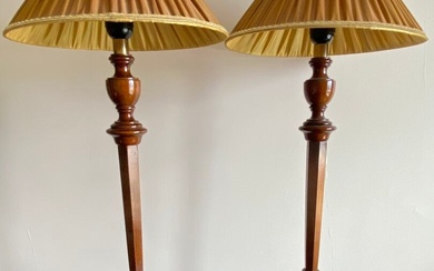 PAIRE DE LAMPES de table en bois vernis,... - Lot 225 - Pescheteau-Badin