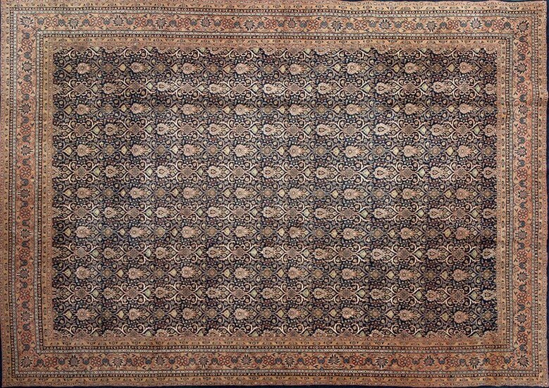 Persian rug BIDJAR, in wool, hand knotted with very fine knots (approximate density, 360.000 knots per square meter). Elegant design based on repetitive ornamental elements of great beauty covering the main field. Measurements: 340x240 cm. S