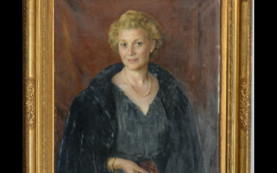 Pietro Anacleto Boccalatte ( Solonghello 1885 - Torino 1970 ) , "Ritratto di signora con collana di perle" olio su tela (cm 90x70) Firmato in basso a destra. In cornice (difetti)
