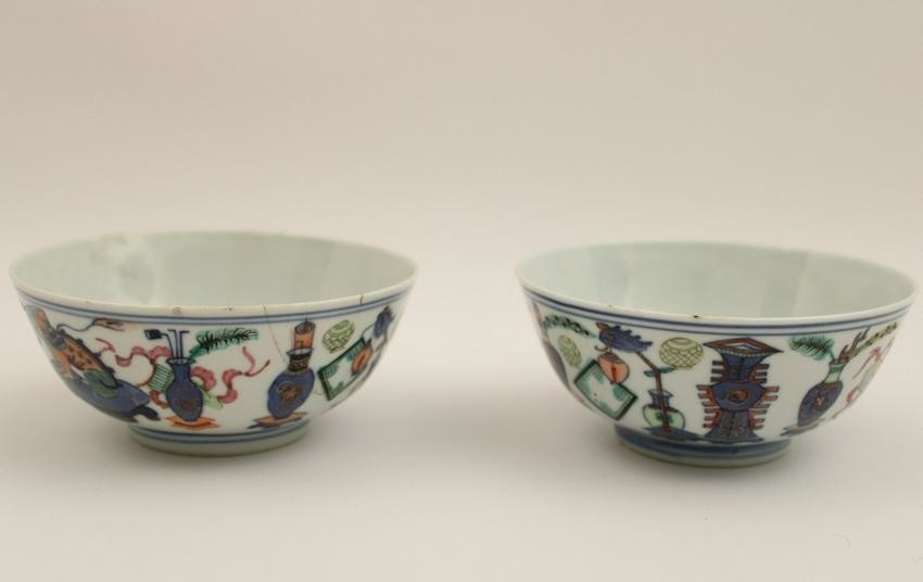 Pr of Chinese Qing dynasty porcelain footed bowls