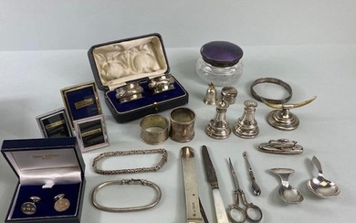 Quantity of silver items to include cigar cutter, napkin rin...