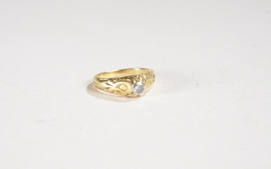 RING in 18k yellow gold set with a...
