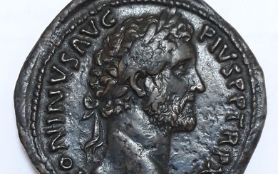 Roman Empire. Antoninus Pius (AD 138-161). Æ Sestertius,Libertas