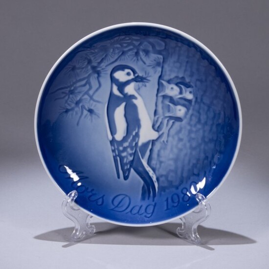 Royal Copenhagen Porcelain 1980 Birds Plate