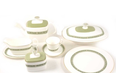 Royal Doulton Rondelay H5004 pattern tea and dinner service