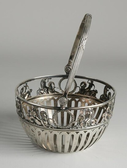 Silver clew basket, 800/000, round with bars and a rim