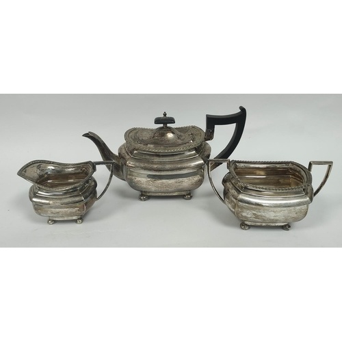 Silver three-piece tea set of rounded rectangular shape, Wal...