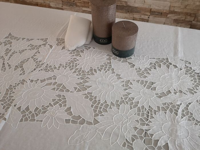 Spectacular !! pure linen tablecloth x 12 with hand embroidery - 175 x 270 cm - Linen