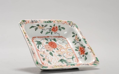 Square Shaped 17C Chinese Porcelain Ming Period Dish Famille Verte Wucai - Plate - Porcelain