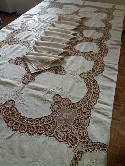 Tablecloth with hand made Cantù lace - 260 x 170 cm (13) - Linen - Mid 20th century