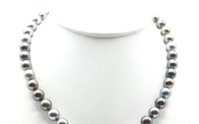 Tahitian pearl necklace (9-11 mm) with 18 ct white gold clasp (45 cm)
