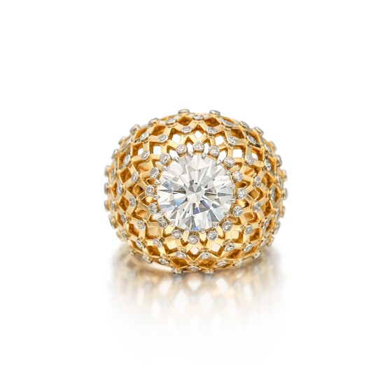 Van Cleef & Arpels Gold and Diamond Ring, France