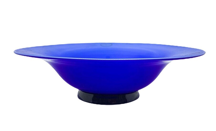 Venini, plate in blue shades. Sign on the base...
