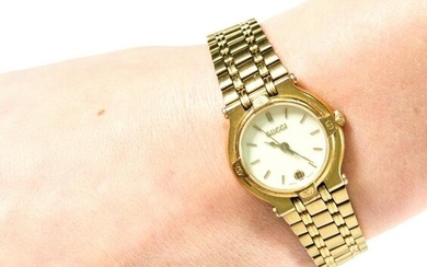 Vintage Gucci 9200L Gold Tone Ladies Watch