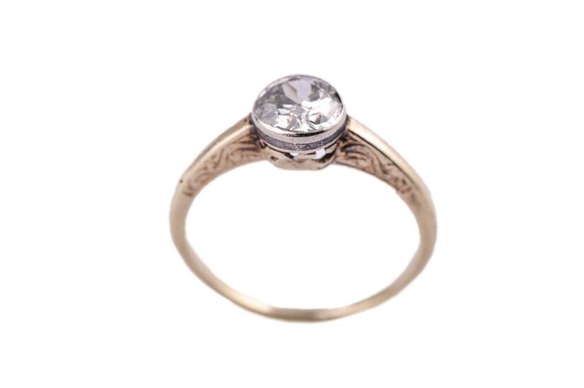 Yellow gold ring decorated with a diamond weighing approx. 0.9...