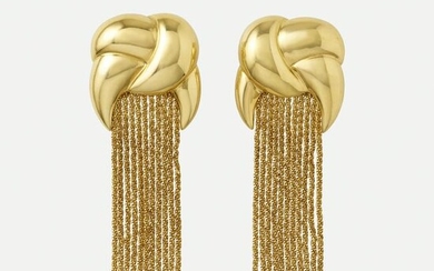 Yuri Ichihashi, Gold fringe earrings