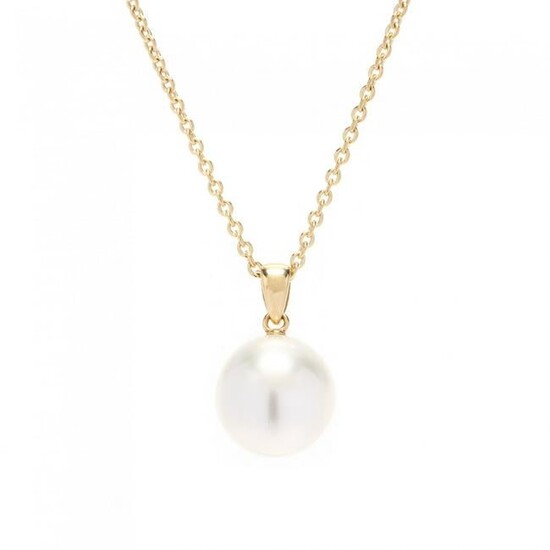 18KT Gold and South Sea Pearl Pendant Necklace